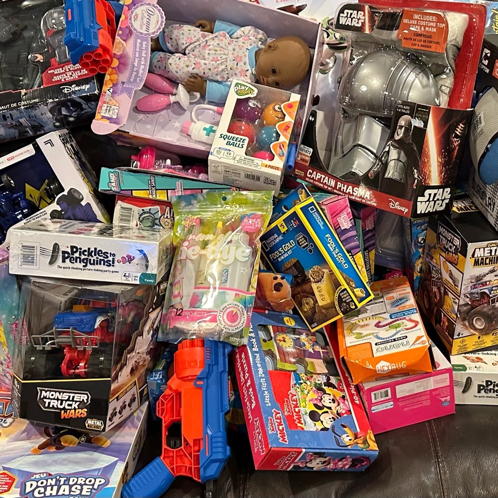 Mystery Box of Toys 4-5 new or like new toys, games etc up to 5lb